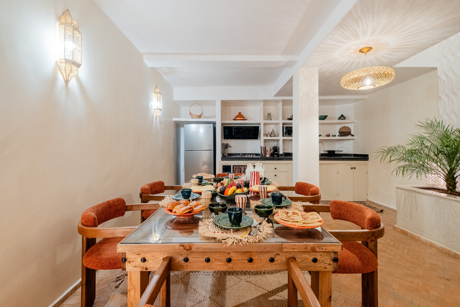 Salle à manger conviviale du riad
