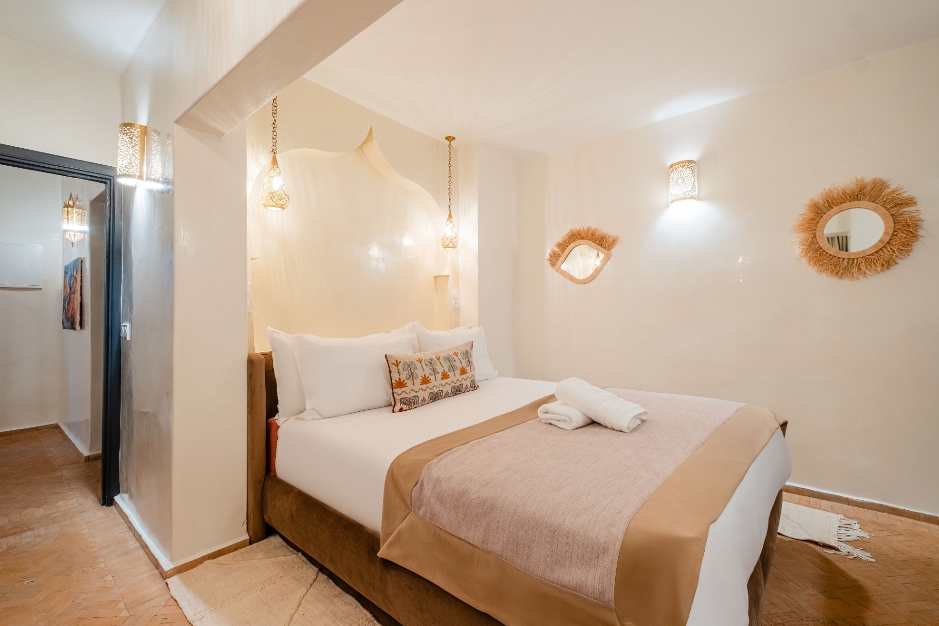Lit double et luminaires marocains
